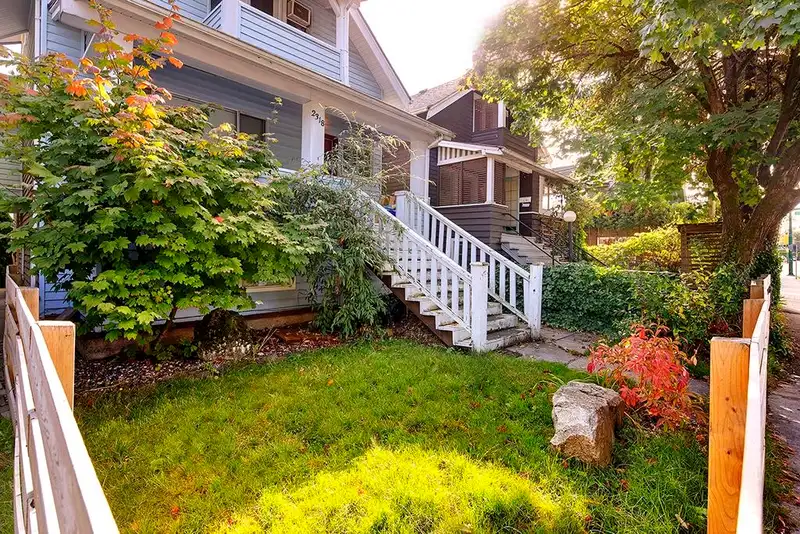 2318 MACDONALD STREET - photo 3 of 39