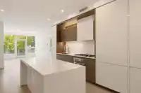 212 1342 JOHNSTON ROAD - thumbnail 3