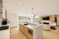 212 1342 JOHNSTON ROAD - thumbnail 24