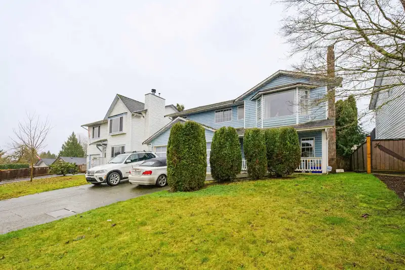 26626 30A AVENUE - photo 3 of 37