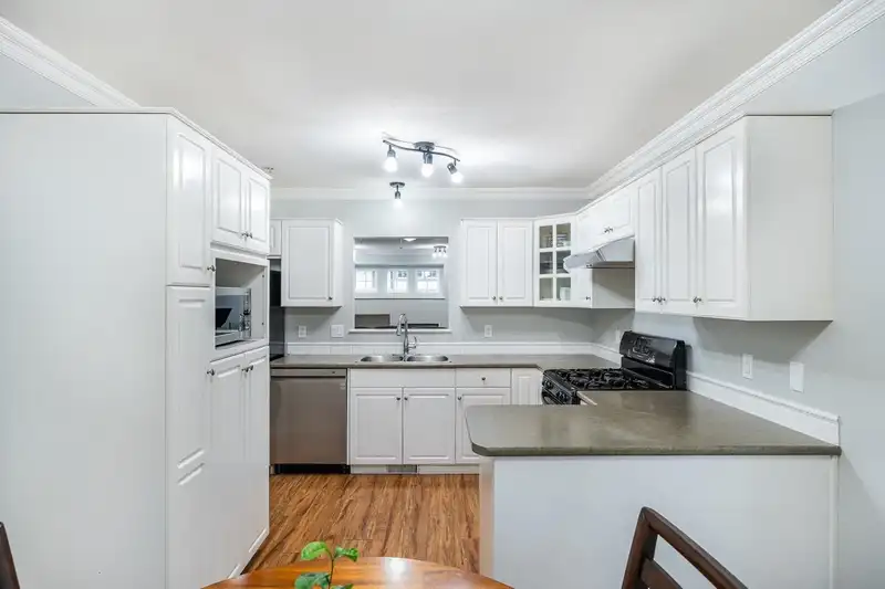 5 20222 96 AVENUE - photo 3 of 40
