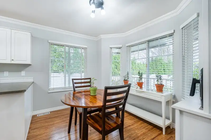 5 20222 96 AVENUE - photo 4 of 40