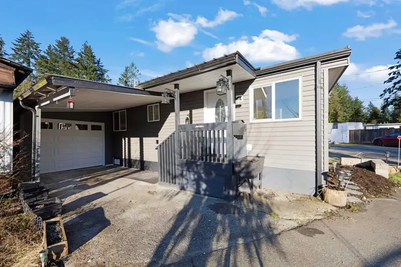 23206 CALVIN CRESCENT - photo 3 of 31