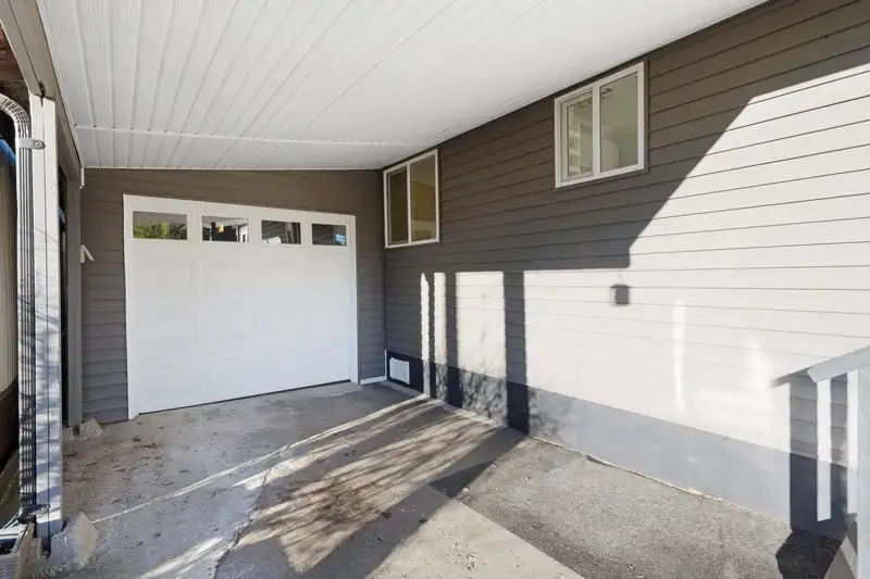 23206 CALVIN CRESCENT - photo 4 of 31