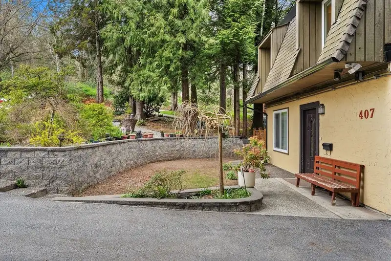 407 DARTMOOR DRIVE - photo 1 of 39
