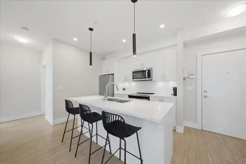 506 22335 MCINTOSH AVENUE - photo 3 of 22