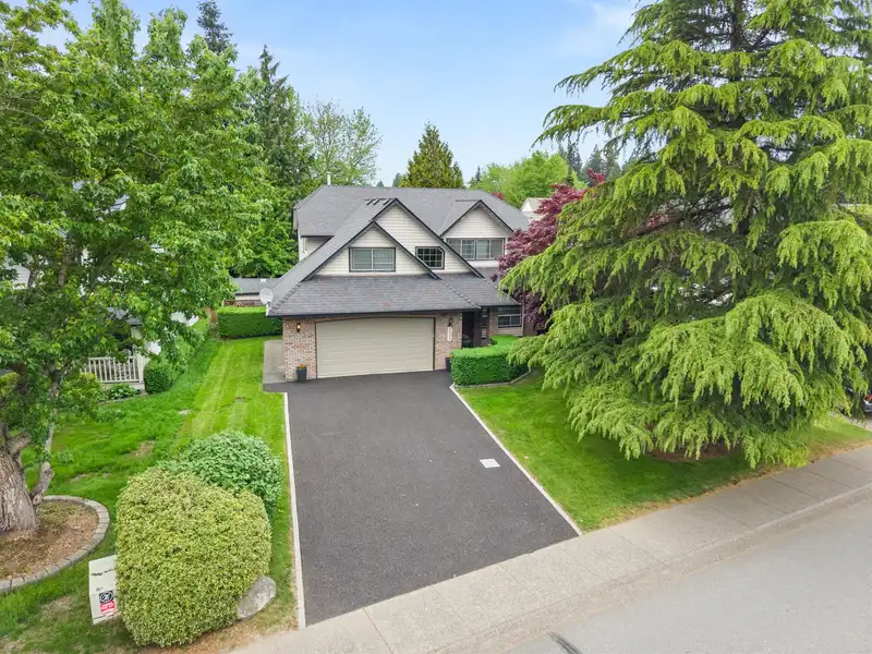 20357 91A AVENUE - photo 2 of 40
