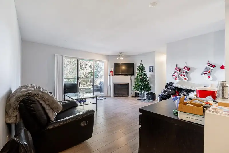 201 33839 MARSHALL ROAD - photo 1 of 17