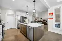 8455 207 STREET - thumbnail 7