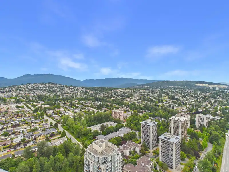 4906 4880 LOUGHEED HIGHWAY - photo 2 of 23