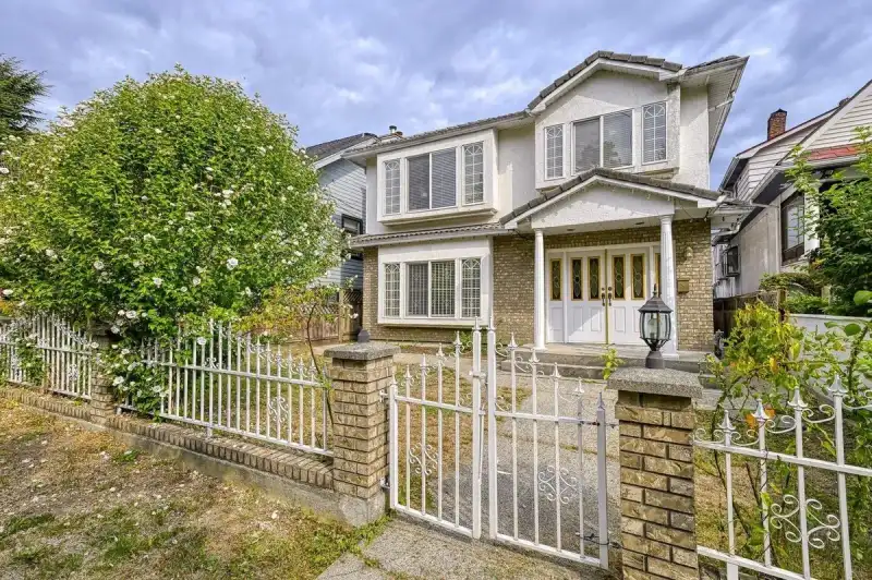3315 CHARLES STREET - photo 1 of 36