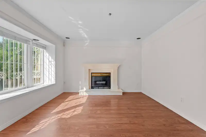 3315 CHARLES STREET - photo 3 of 36