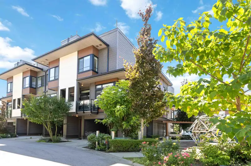 55 7811 209 STREET - photo 1 of 28