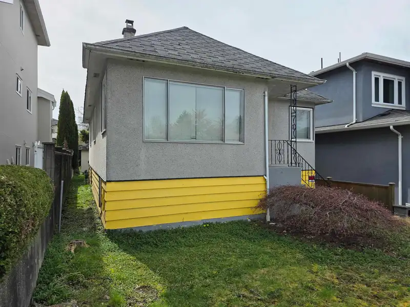 2530 7TH AVENUE - photo 4 of 11