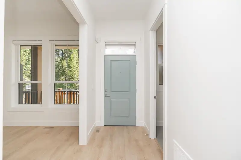 20545 74B AVENUE - photo 4 of 39