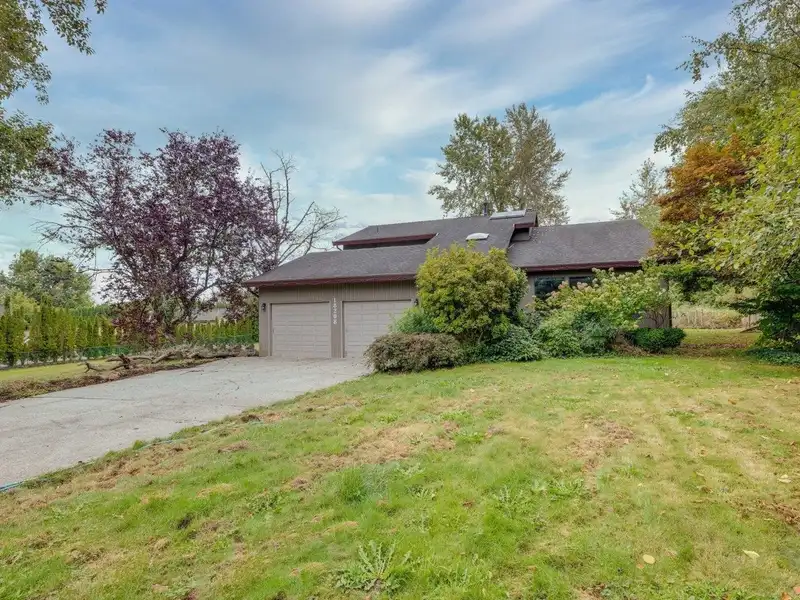18208 21A AVENUE - photo 4 of 38