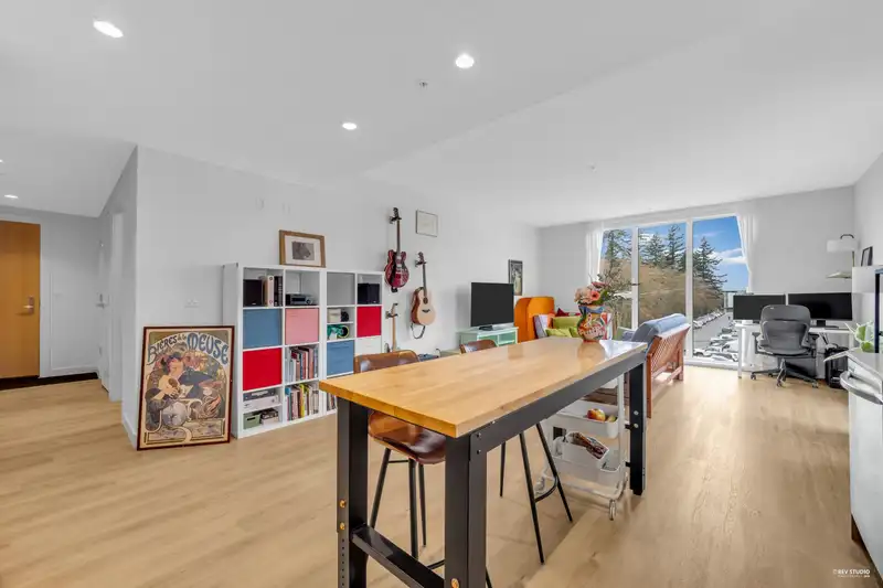 510 9888 UNIVERSITY CRESCENT - photo 3 of 14