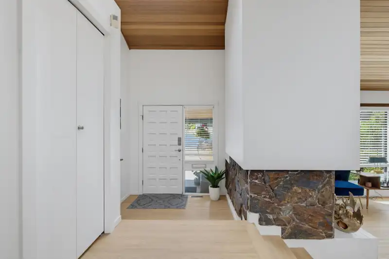 19779 48 AVENUE - photo 3 of 40