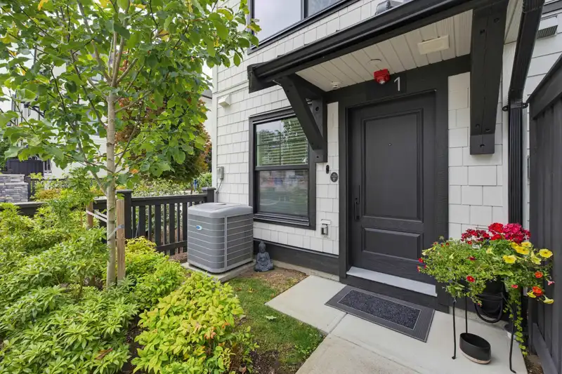1 7967 197 STREET - photo 3 of 33