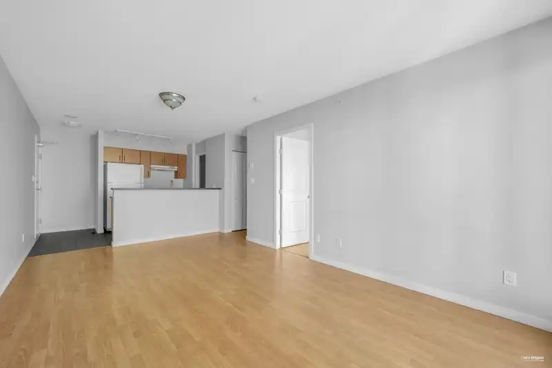 1707 1295 RICHARDS STREET - photo 1 of 38