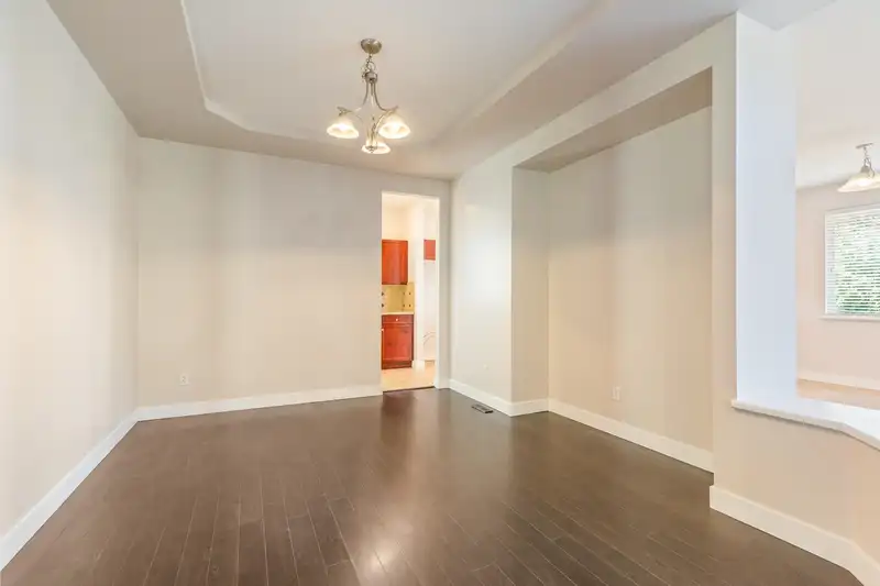 75 MAPLE DRIVE - photo 4 of 39