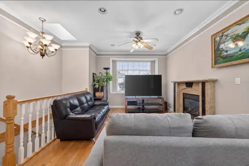 6959 CULLODEN STREET - photo 4 of 35