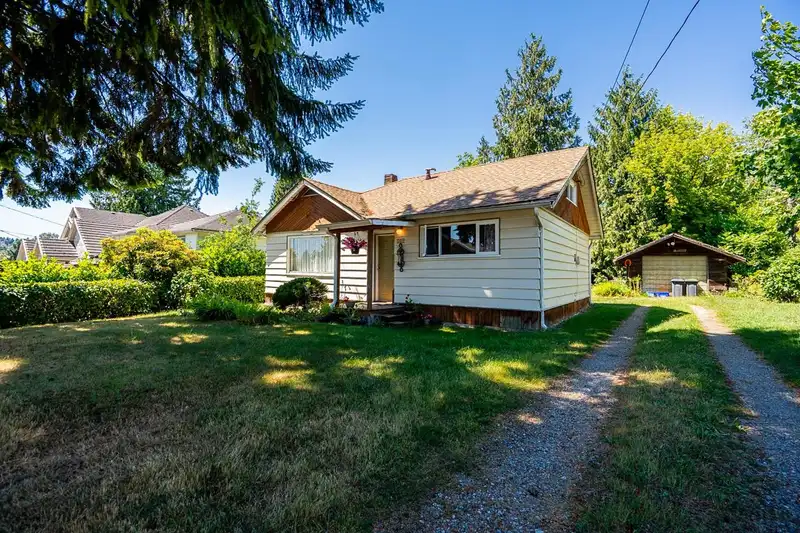 715 RODERICK AVENUE - photo 3 of 40