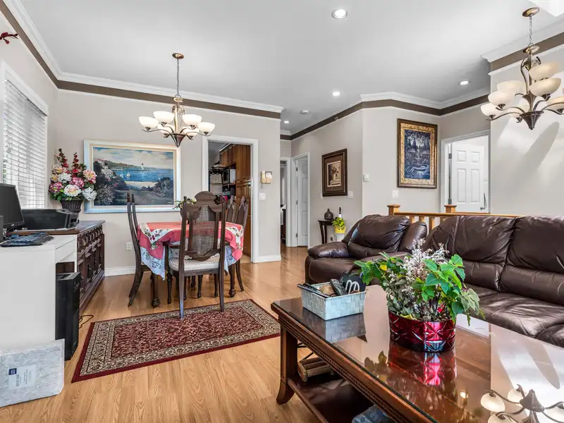 3021 E 29TH AVENUE - photo 4 of 40
