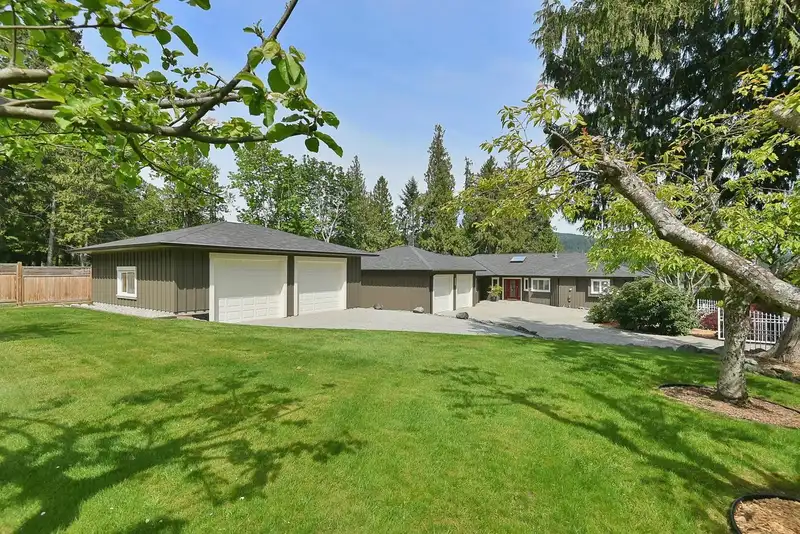 5481 EUREKA ROAD - photo 3 of 40