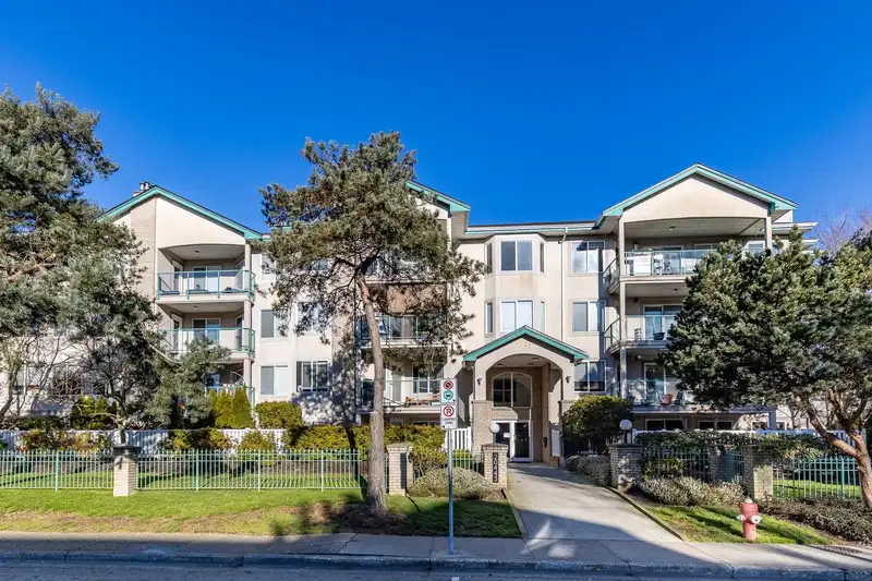 303 20443 53 AVENUE - photo 1 of 32