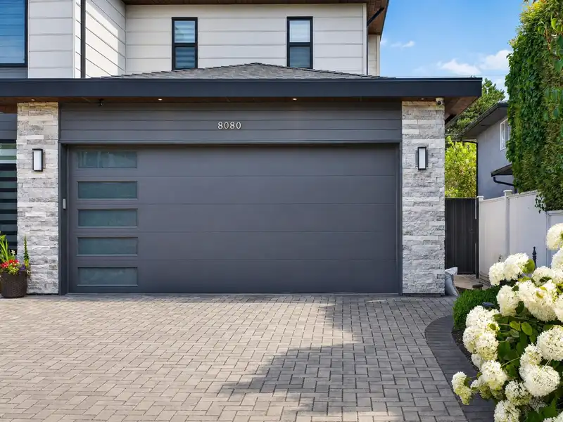 8080 FAIRDELL CRESCENT - photo 3 of 40
