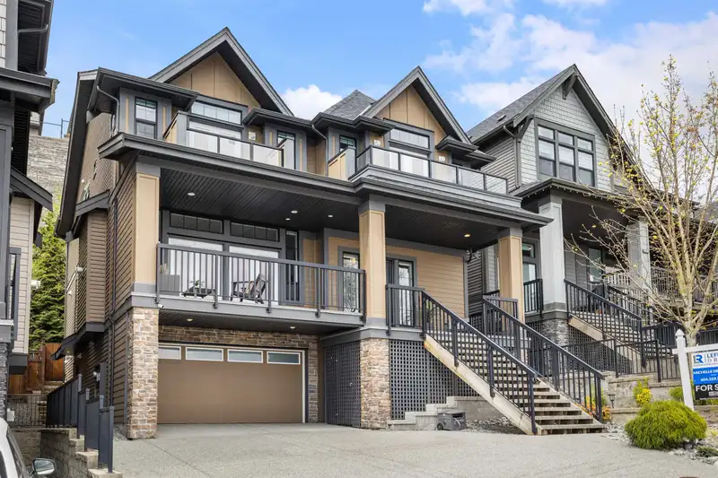 1436 MITCHELL STREET - photo 1 of 40
