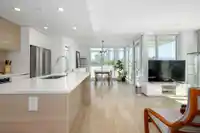 407 525 FOSTER AVENUE - thumbnail 1