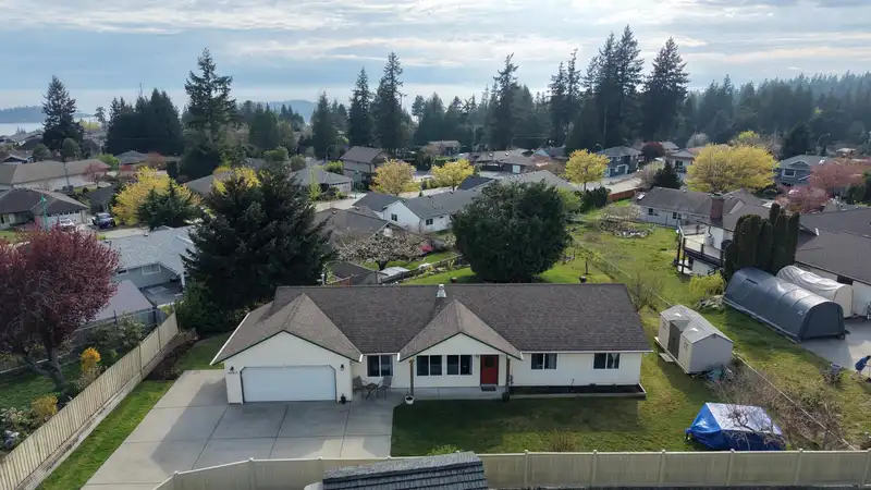 6365 HOMESTEAD AVENUE - photo 3 of 40