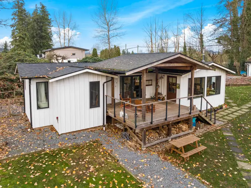 6271 272 STREET - photo 4 of 40