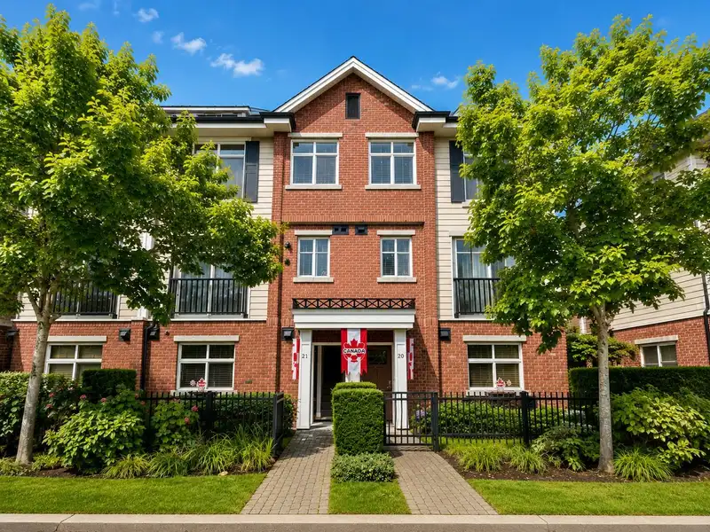 21 20738 84 AVENUE - photo 1 of 33