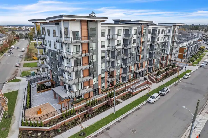614 5504 BRYDON CRESCENT - photo 1 of 39