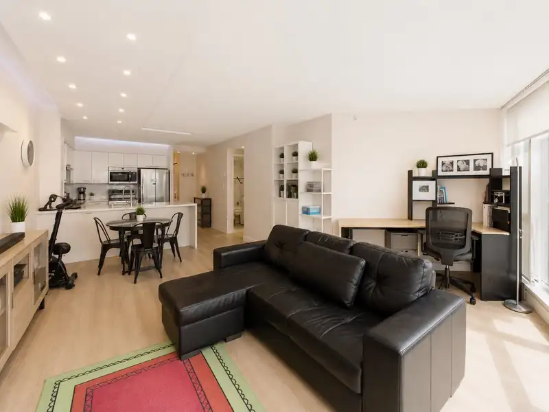 1802 6088 WILLINGDON AVENUE - photo 1 of 16
