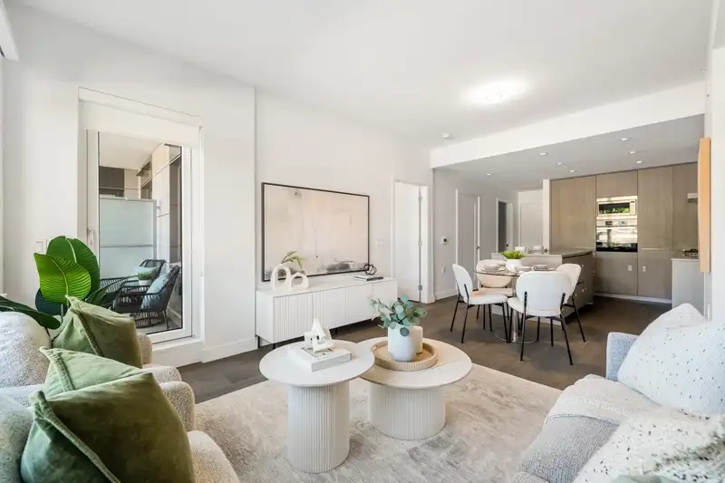 302 4932 CAMBIE STREET - photo 3 of 19