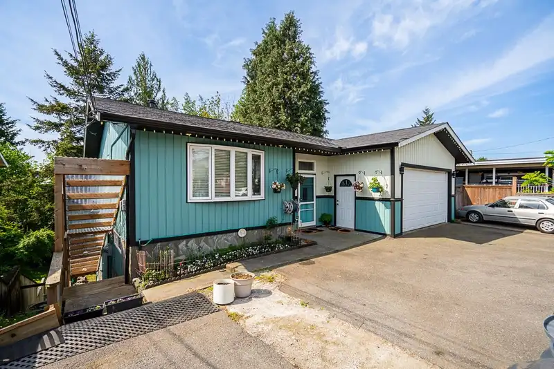 32604 BEST AVENUE - photo 2 of 35