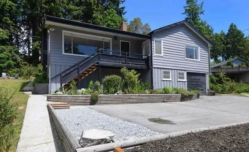 5258 SUNSHINE COAST HIGHWAY - photo 2 of 16
