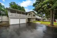 8912 URSUS CRESCENT - thumbnail 3