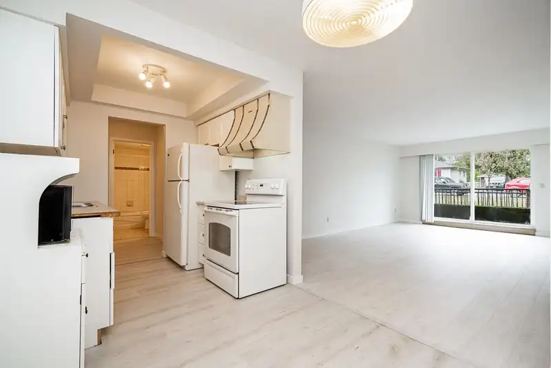 106 33956 ESSENDENE AVENUE - photo 1 of 29