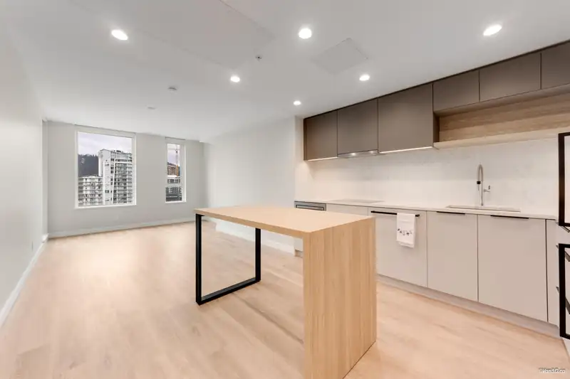 1008 567 EMERSON STREET - photo 1 of 40