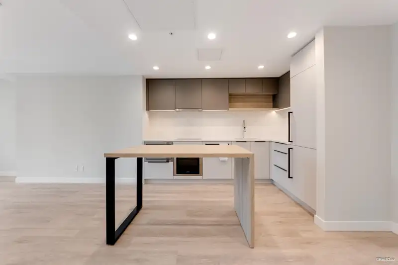1008 567 EMERSON STREET - photo 3 of 40