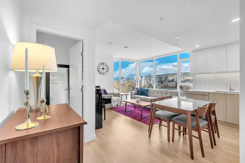 1604 308 ALDERSON AVENUE - photo 3 of 38