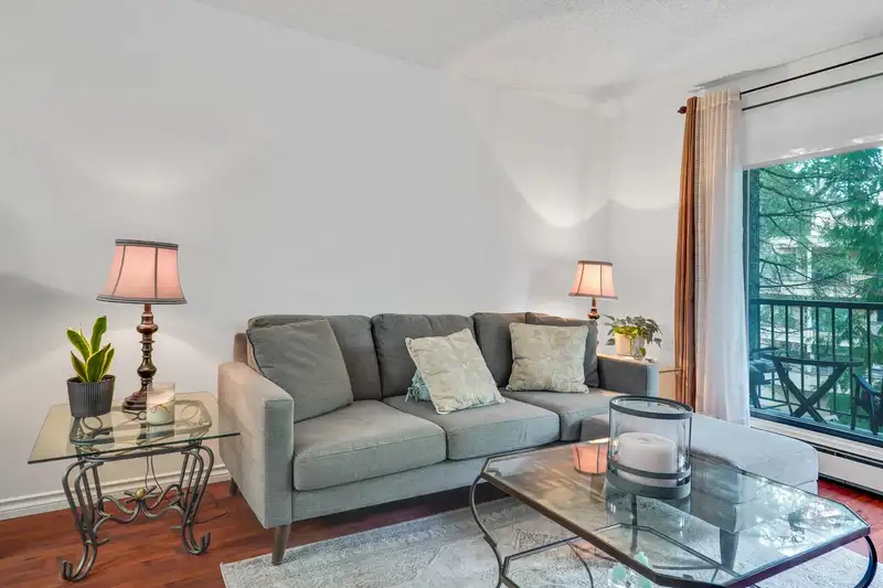 203 1740 SOUTHMERE CRESCENT - photo 3 of 38