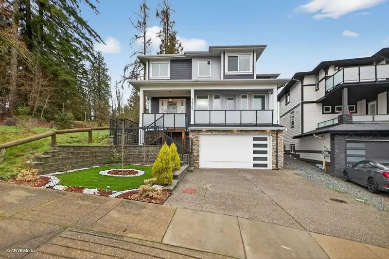 13560 230B STREET - photo 2 of 40