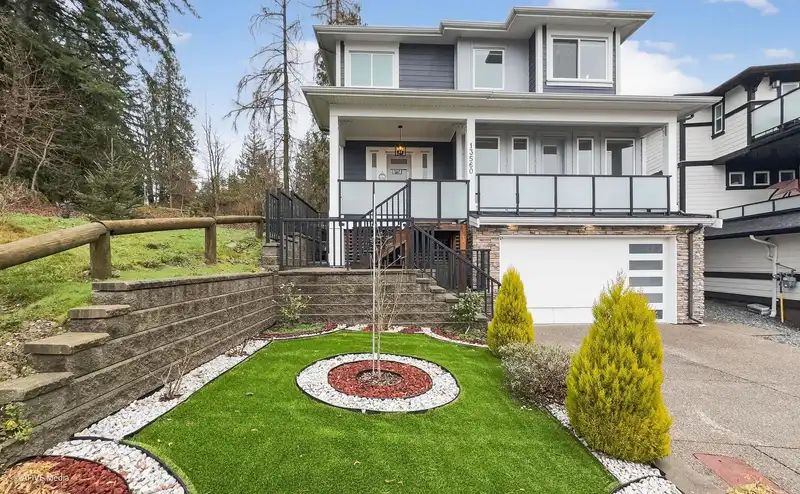 13560 230B STREET - photo 3 of 40