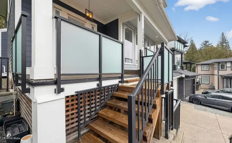 13560 230B STREET - photo 4 of 40